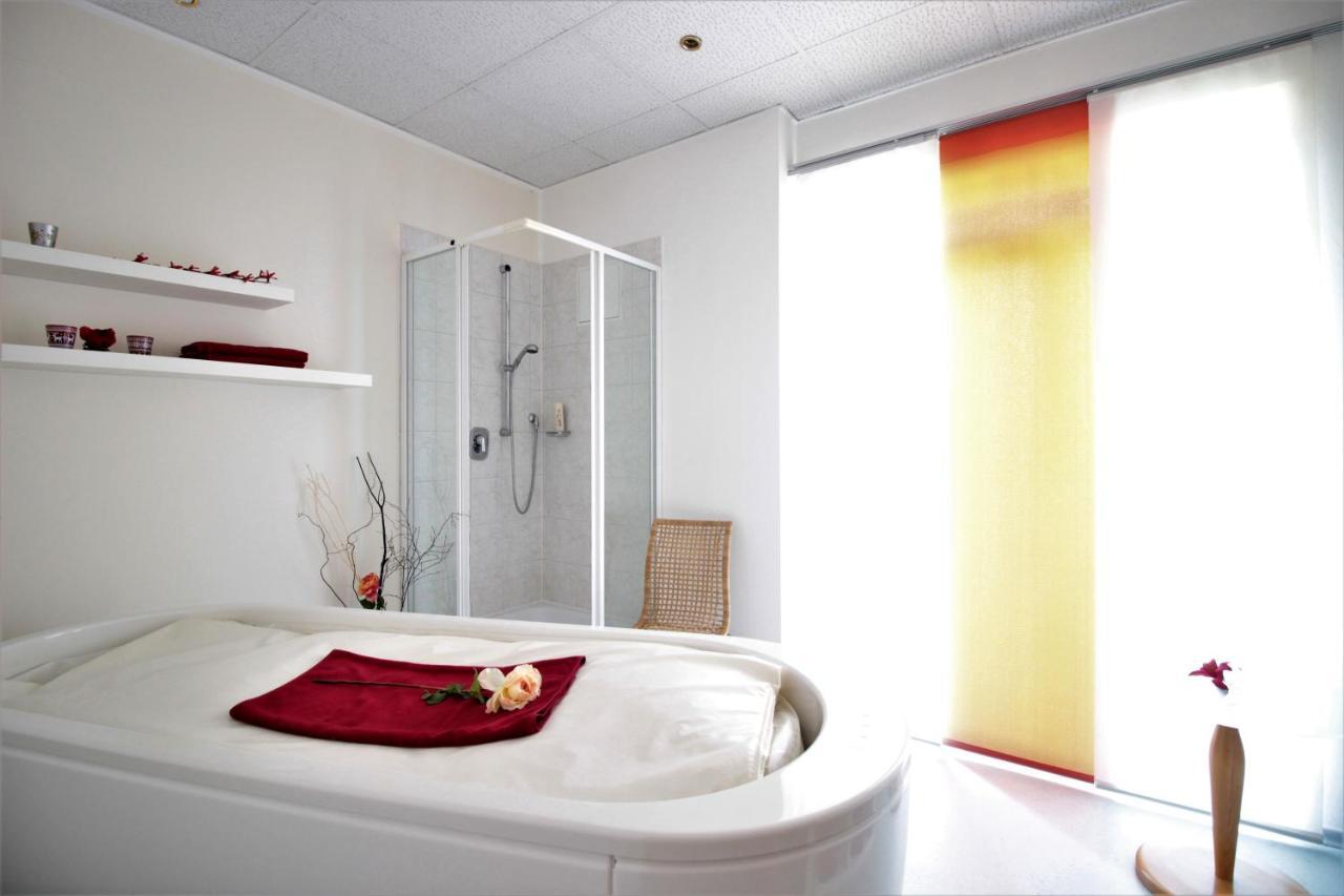 Ruhiges Doppelzimmer im Hotel Ahornhof Lindberg Exterior foto